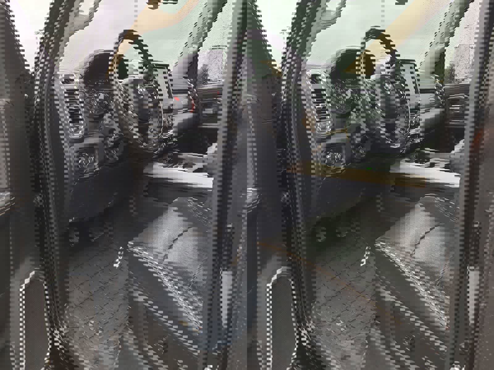 Used 2019 RAM 3500 Laramie image 10