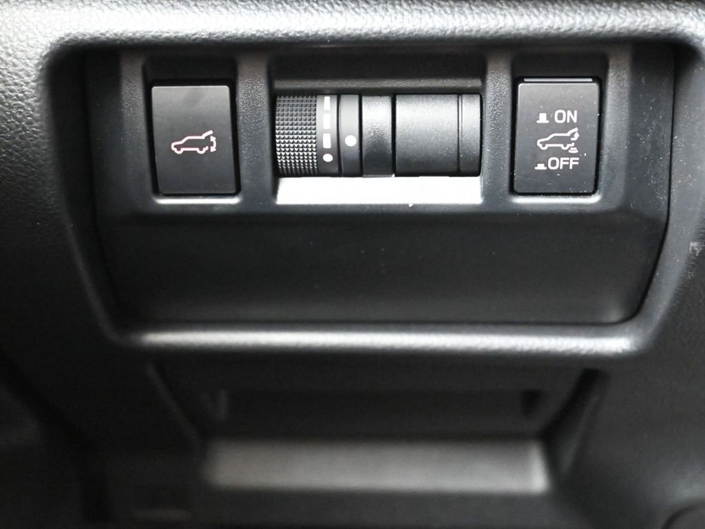 Certified 2025 Subaru Forester Premium image 24