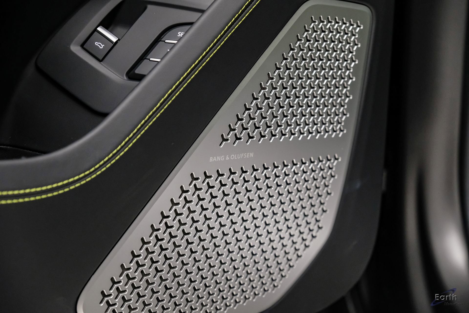 Used 2022 Lamborghini Urus image 97