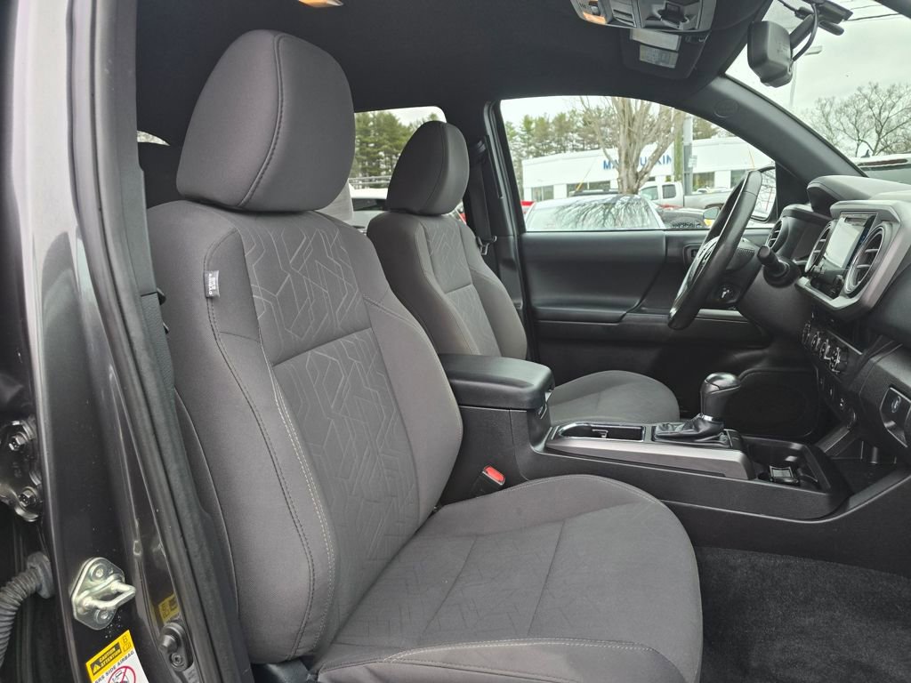 Used 2016 Toyota Tacoma TRD Off-Road w/ Towing Package image 13