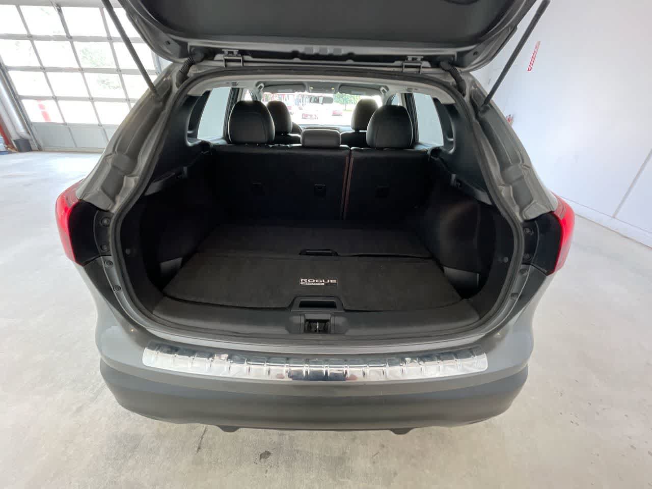 Used 2018 Nissan Rogue Sport SL AWD/4WD image 23