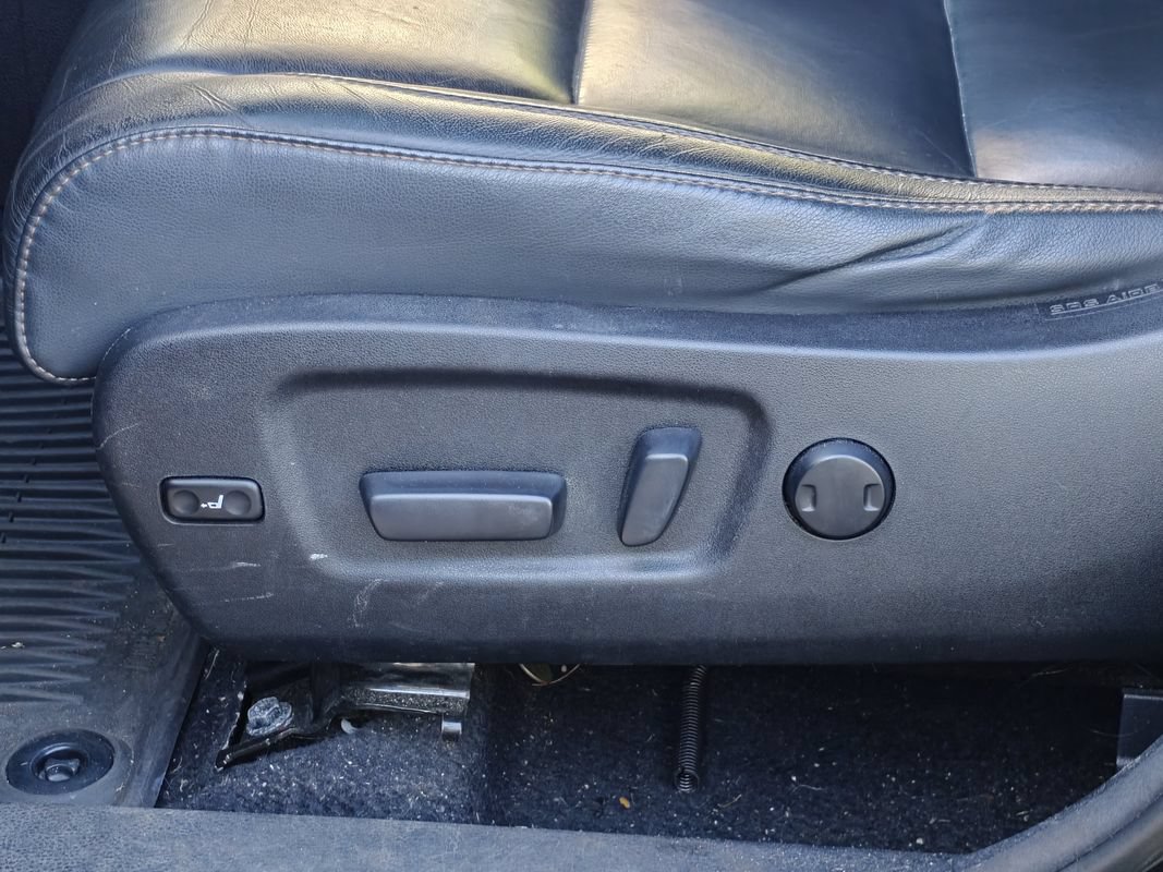 Used 2015 Toyota Highlander XLE AWD/4WD image 17