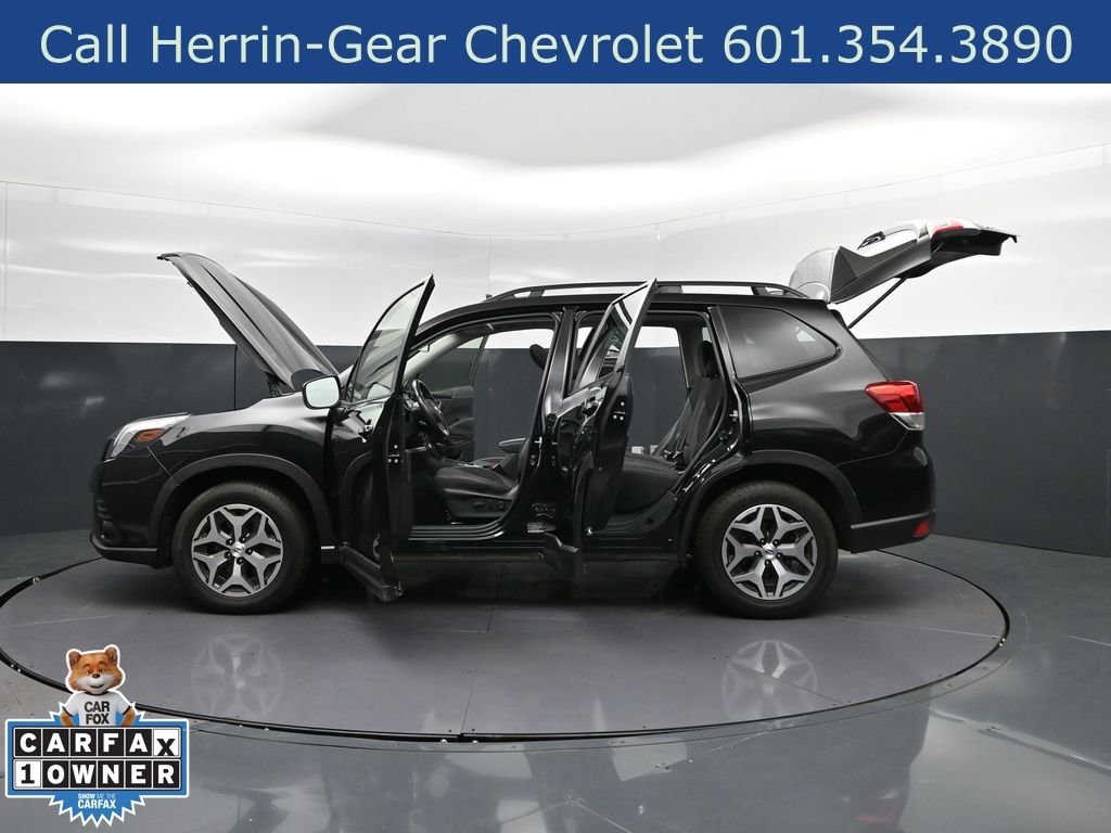 Used 2023 Subaru Forester Premium image 46