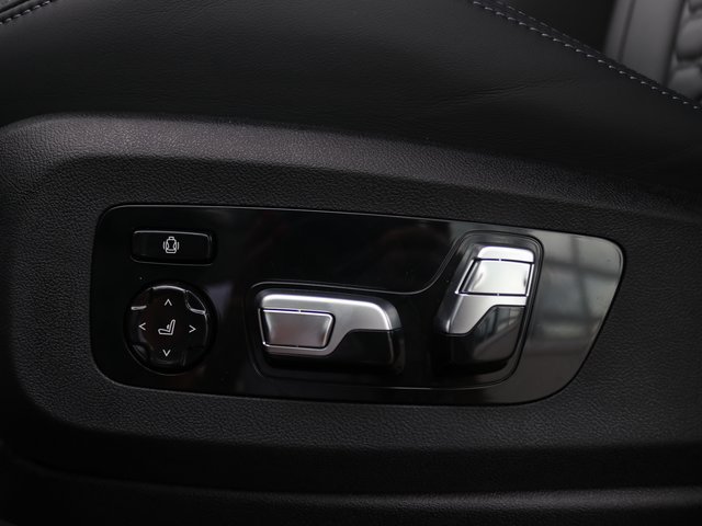 New 2026 BMW X5 M Competition w/ Executive Package AWD/4WD image 9
