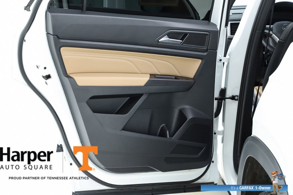 Used 2023 Volkswagen Atlas Cross Sport SEL R-Line image 17