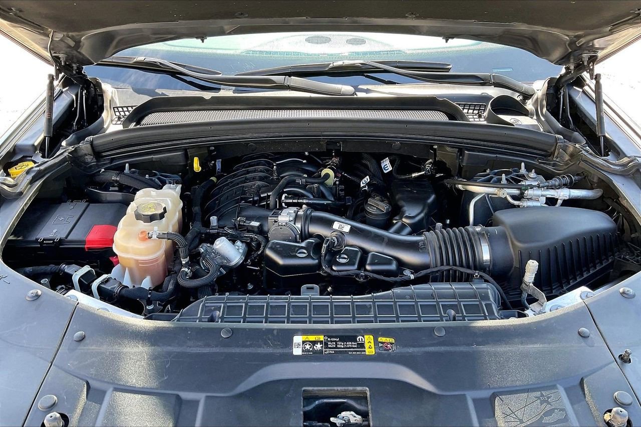 Used 2024 Jeep Grand Cherokee L Limited w/ Luxury Tech Group II image 40