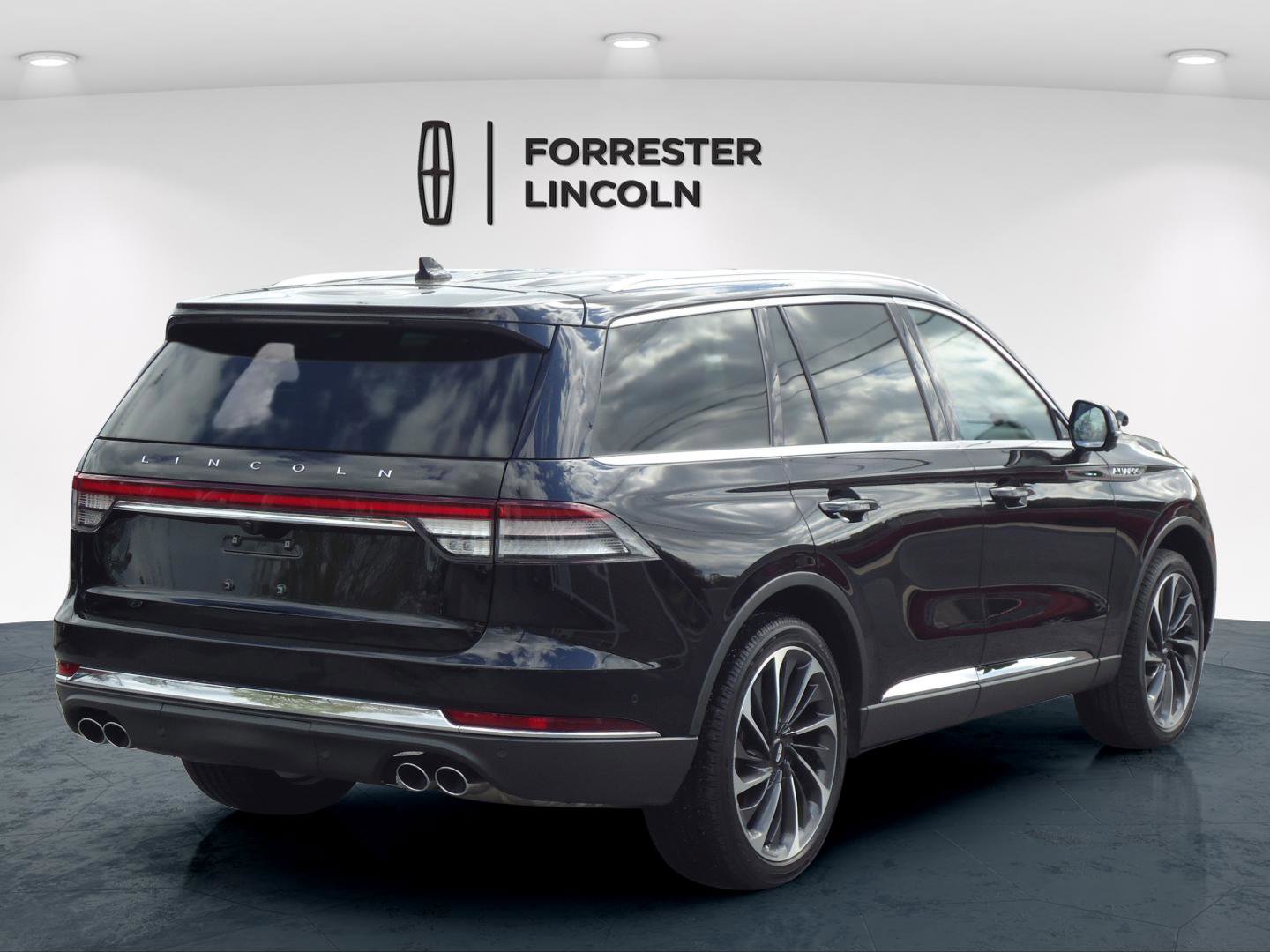 Used 2024 Lincoln Aviator Reserve w/ Equipment Group 201A image 3