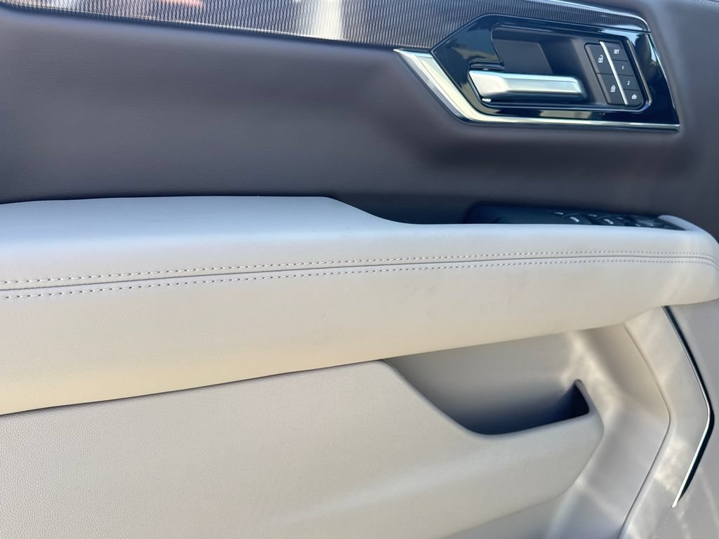 New 2026 GMC Yukon XL Elevation AWD/4WD image 16
