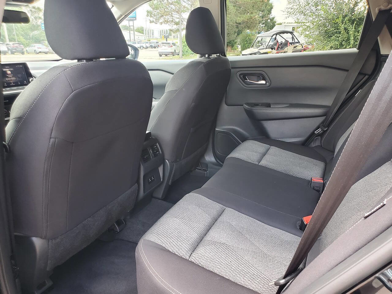 Used 2024 Nissan Rogue SV image 18