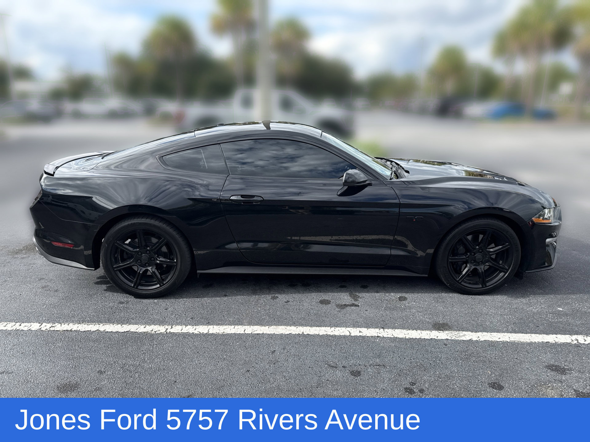 Used 2019 Ford Mustang GT w/ Black Accent Package RWD image 3