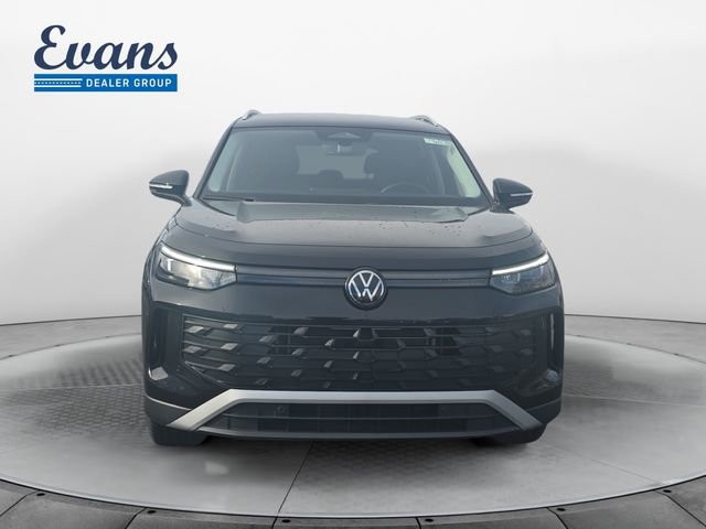 Used 2025 Volkswagen Tiguan SE image 10