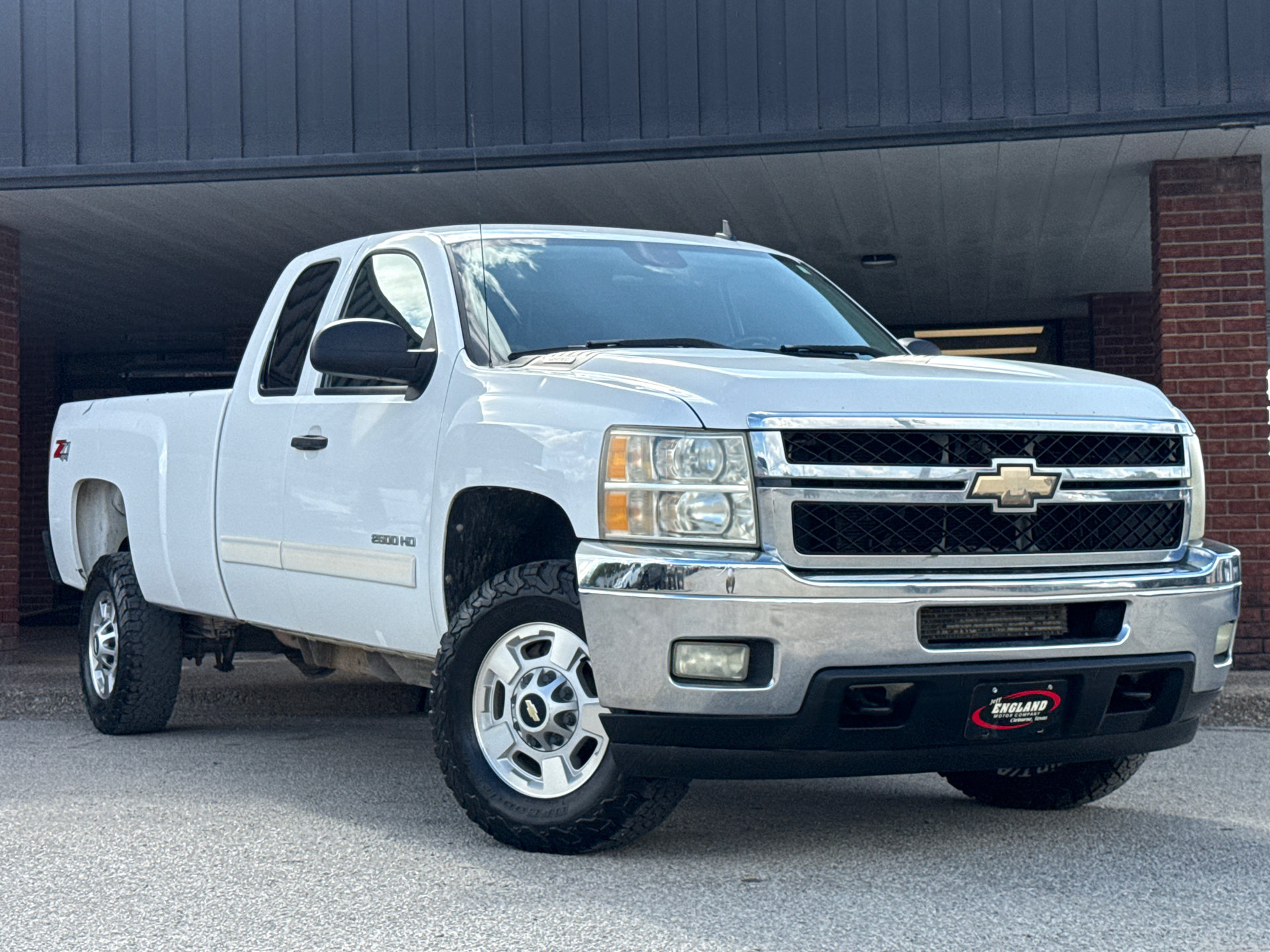 Used 2011 Chevrolet Silverado 2500 LT w/ Interior Plus Package AWD/4WD image 1