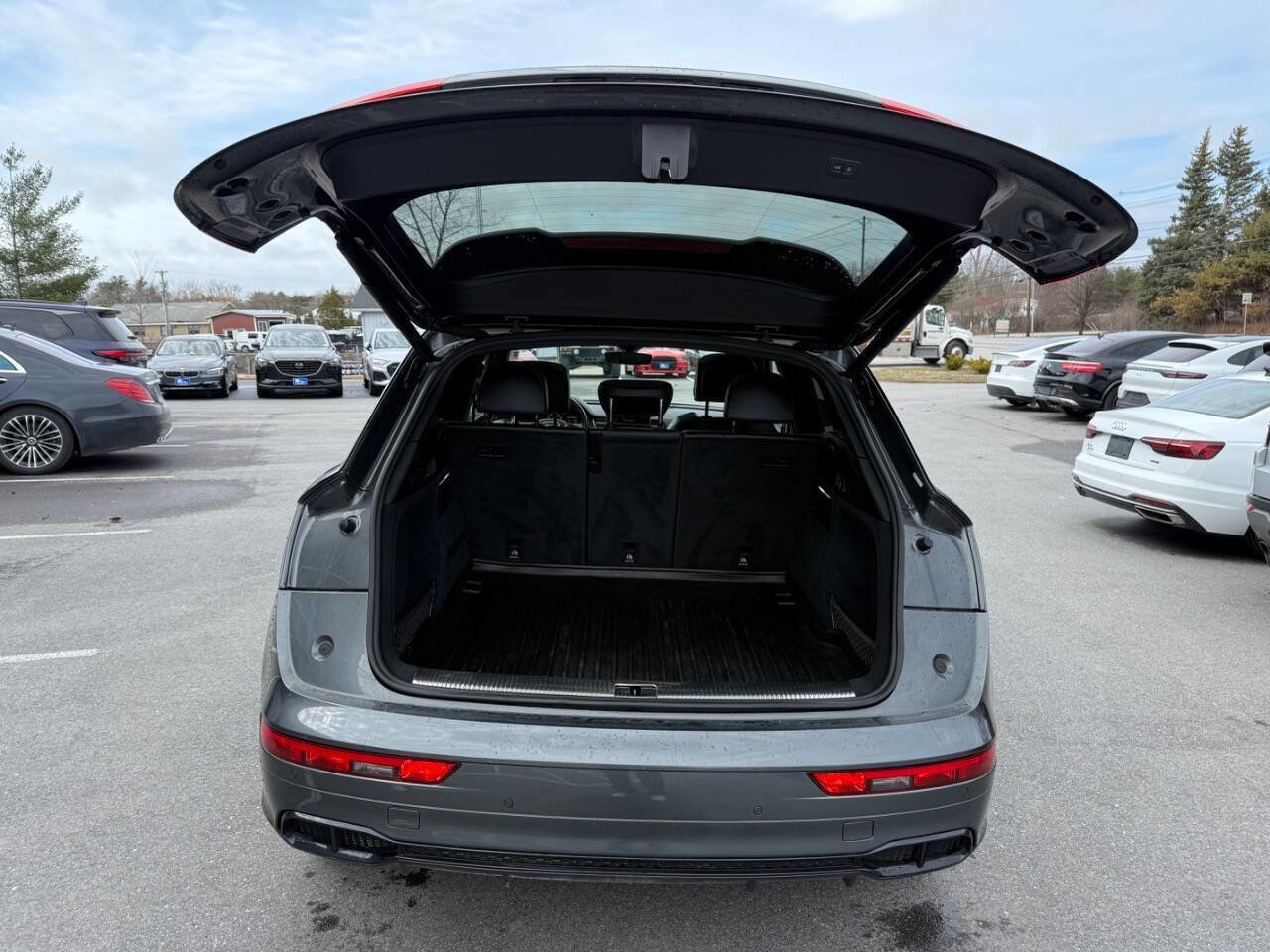 Used 2019 Audi SQ5 Premium Plus w/ Premium Plus Package AWD/4WD image 12