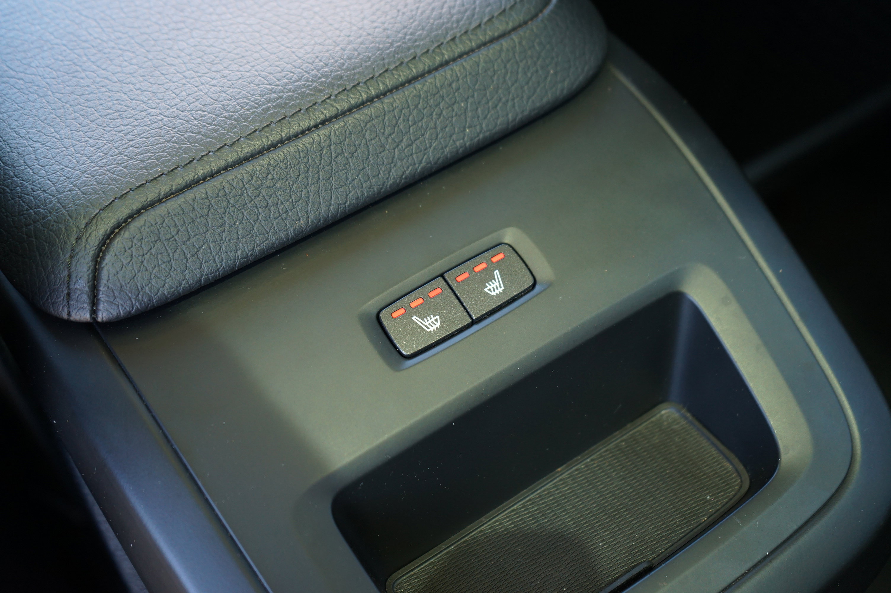 Used 2022 Volvo XC60 B5 Momentum image 20