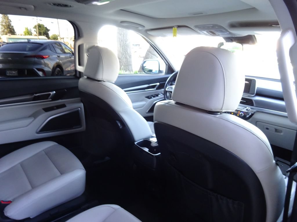 Used 2022 Kia Telluride S FWD image 22