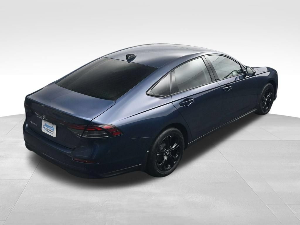 Used 2025 Honda Accord SE image 37