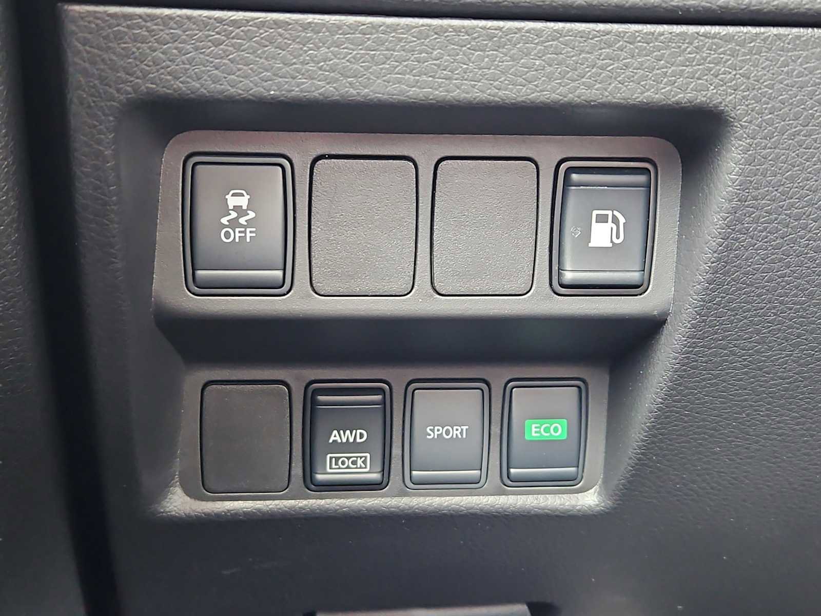 Used 2018 Nissan Rogue S AWD/4WD image 9