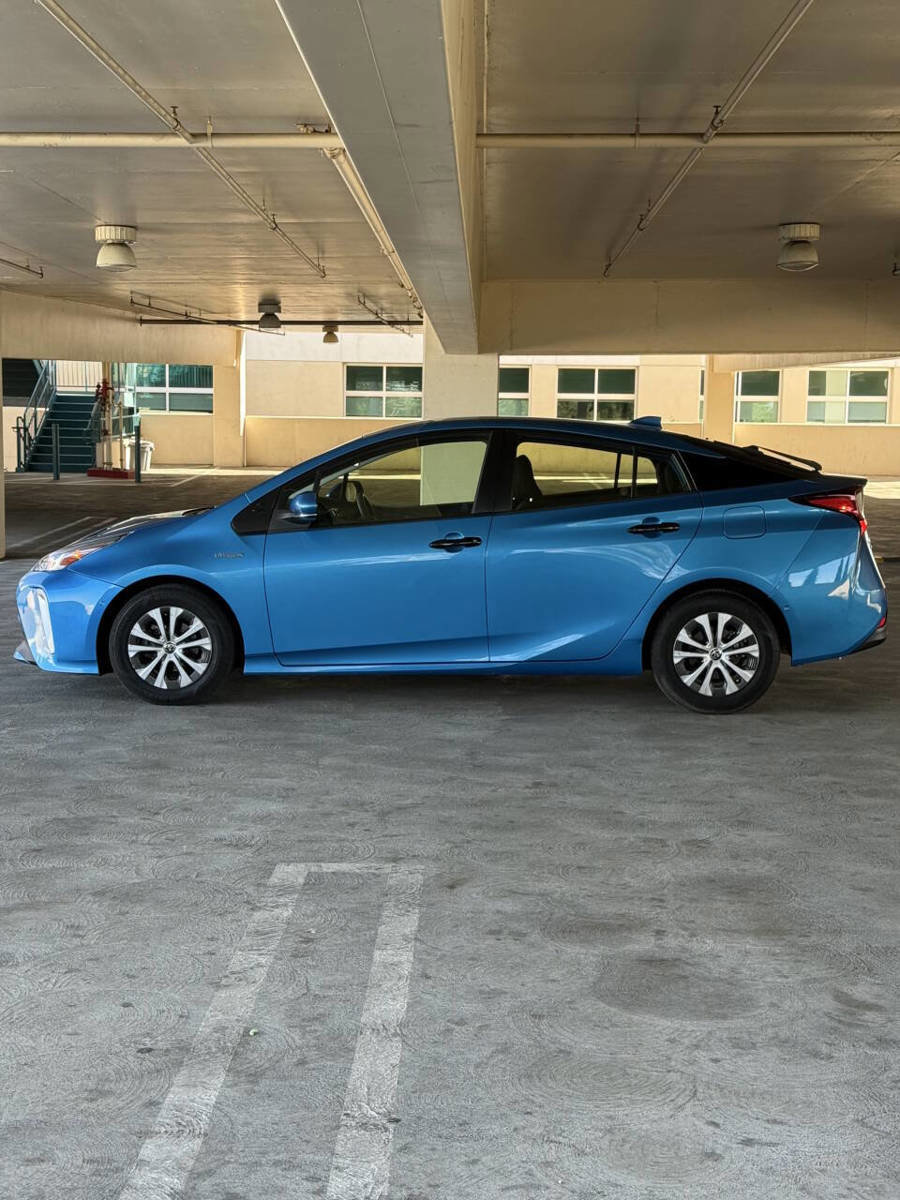 Used 2021 Toyota Prius LE AWD/4WD image 16