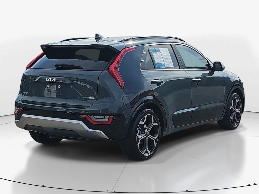 Used 2023 Kia Niro SX Touring image 5