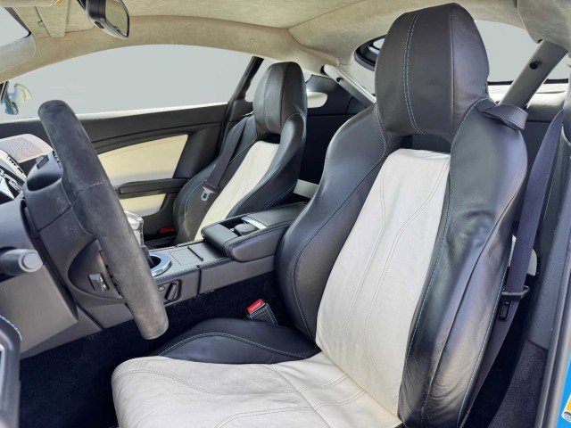 Used 2011 Aston Martin V12 Vantage Coupe image 25