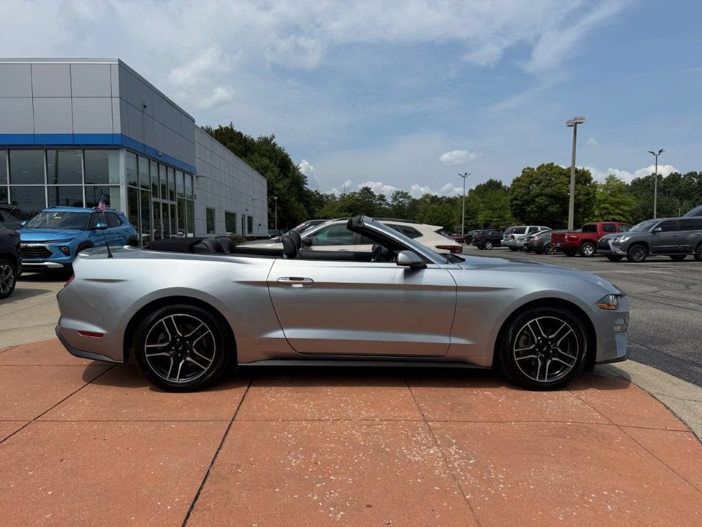Used 2022 Ford Mustang Premium RWD image 12