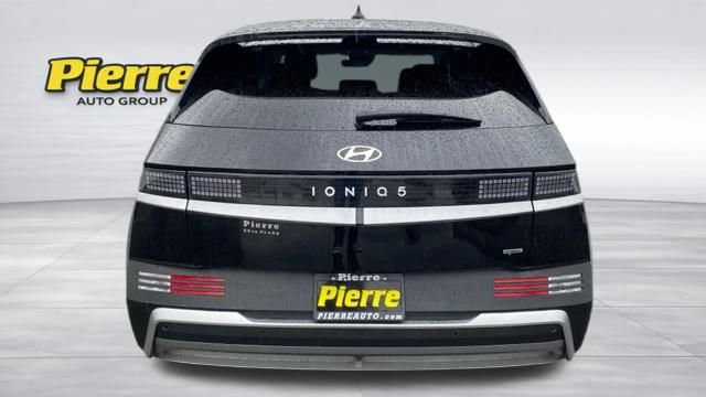 Used 2025 Hyundai Ioniq 5 SE image 3