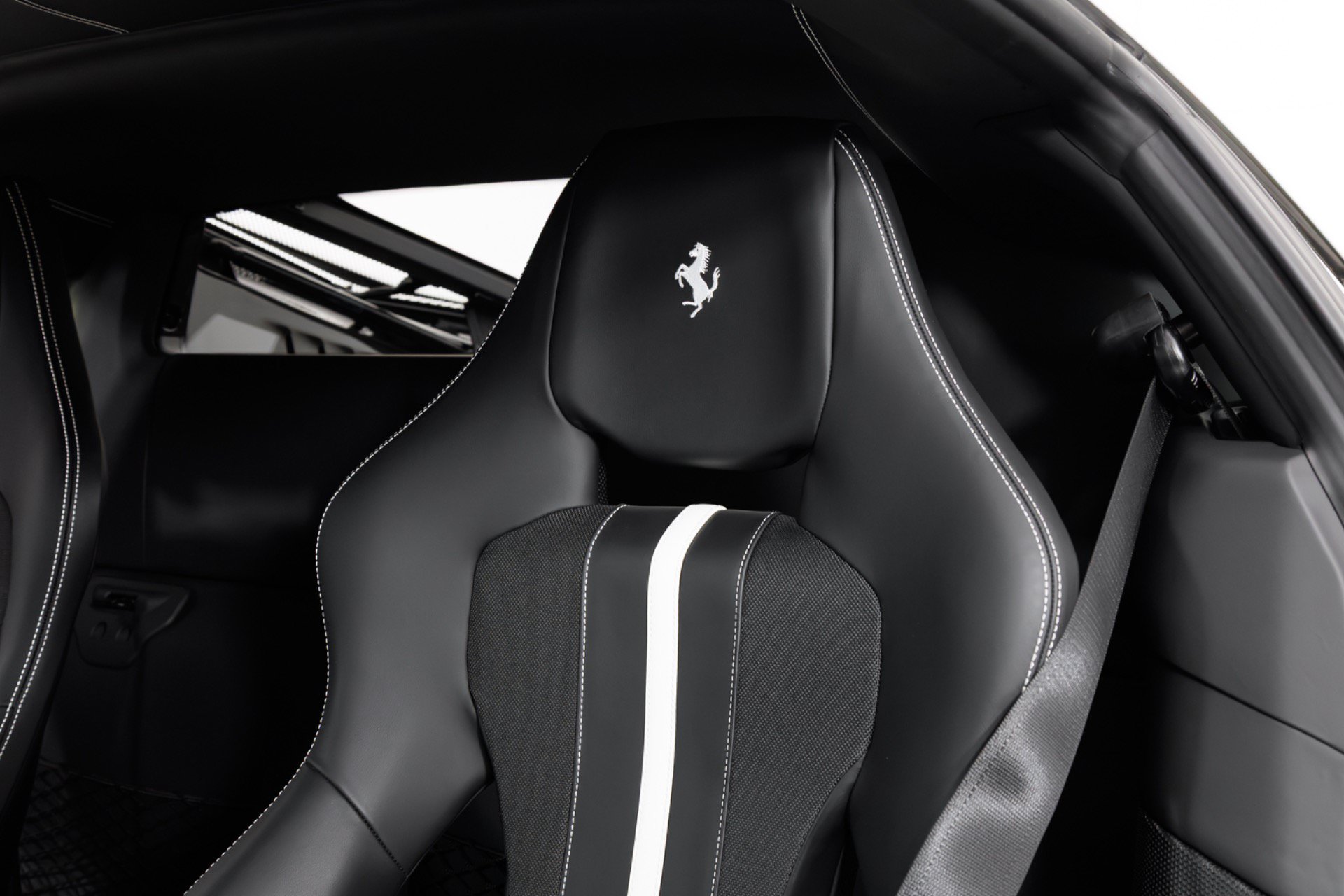 Used 2020 Ferrari 488 Pista Coupe RWD image 17