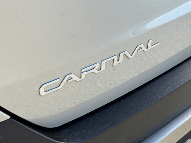Used 2025 Kia Carnival SX FWD image 16