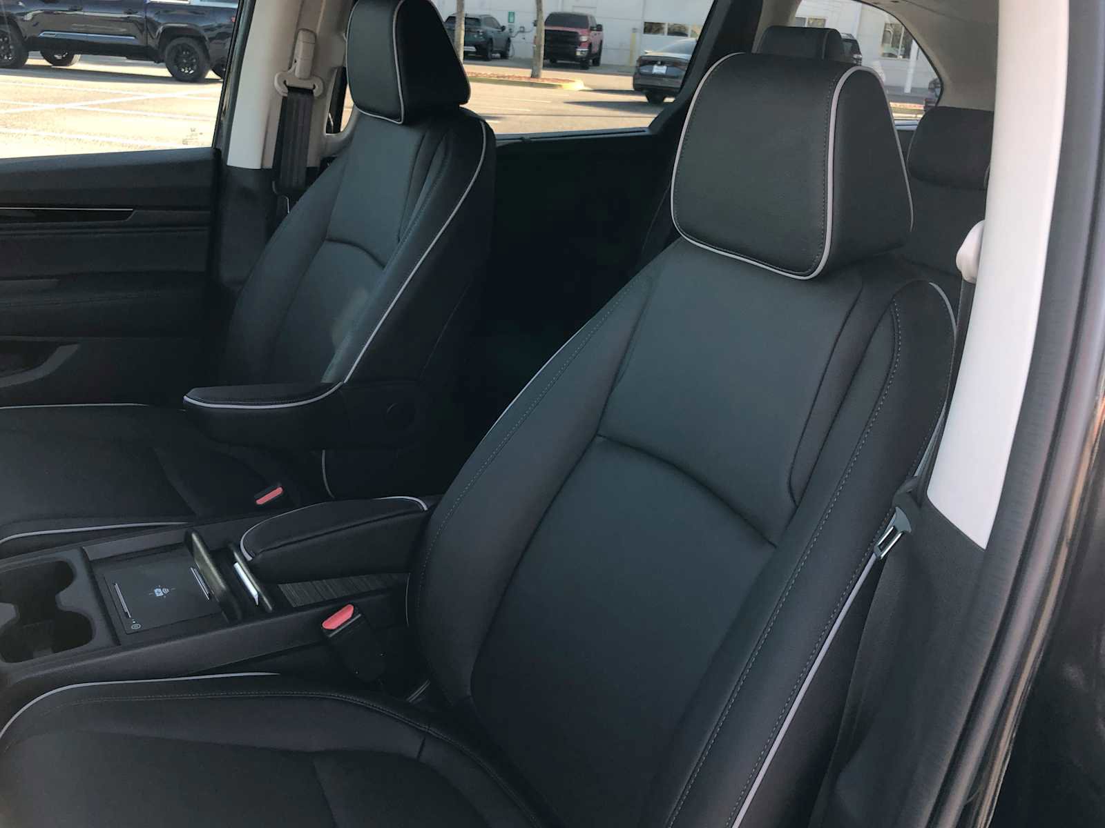 New 2026 Honda Odyssey Touring image 13