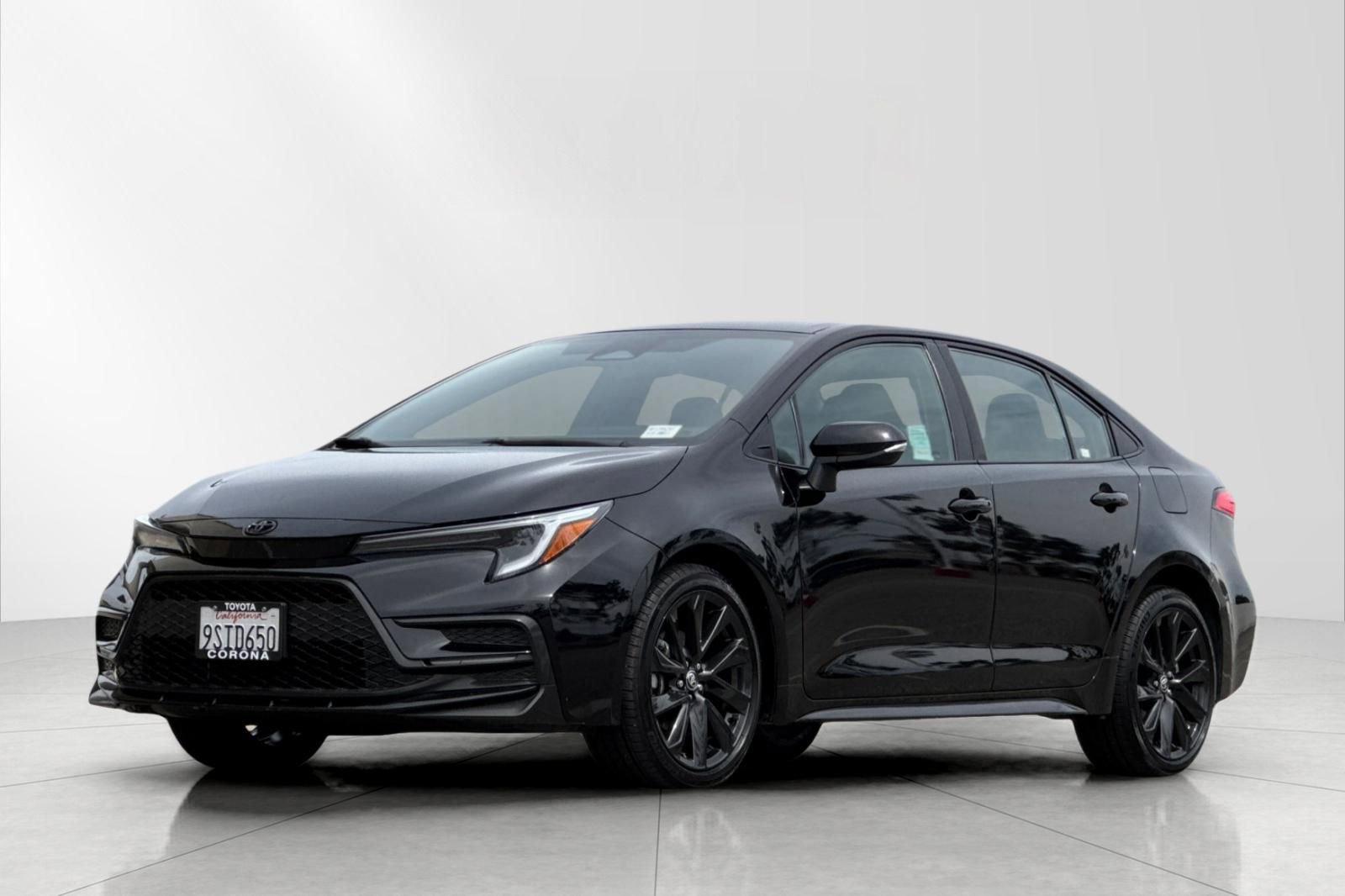 Used 2025 Toyota Corolla SE w/ Convenience Package image 8