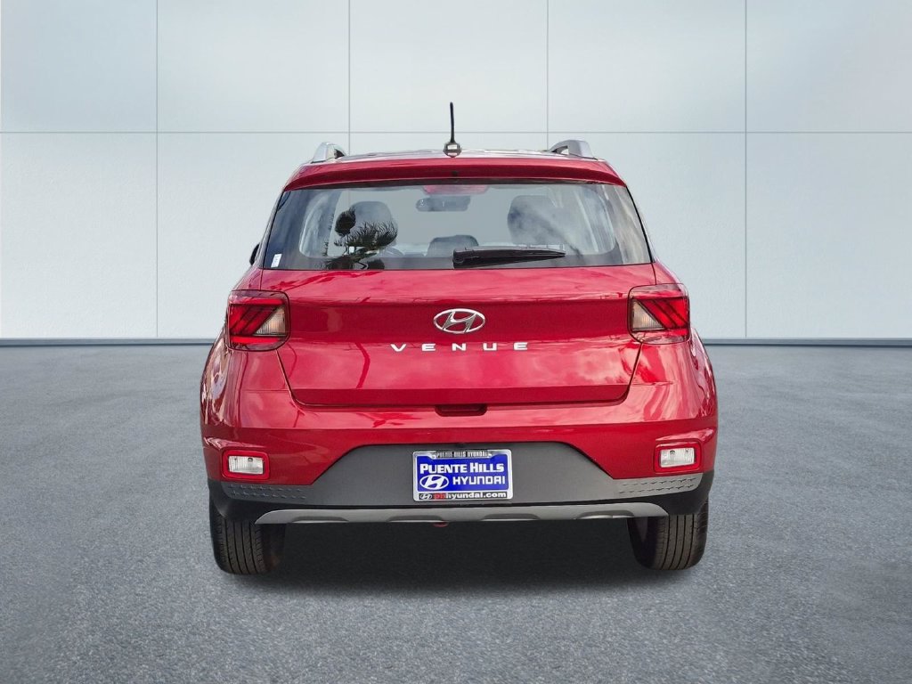 Used 2025 Hyundai Venue SEL FWD image 5