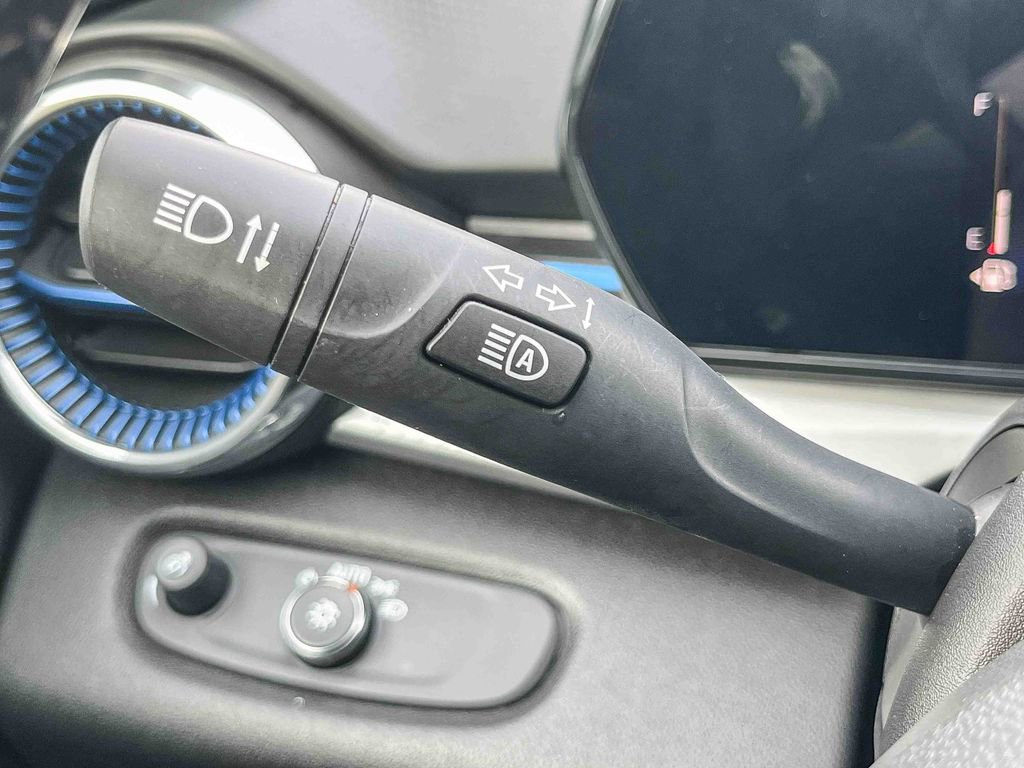 Certified 2025 Chevrolet Trax LT w/ LT Convenience Package image 47