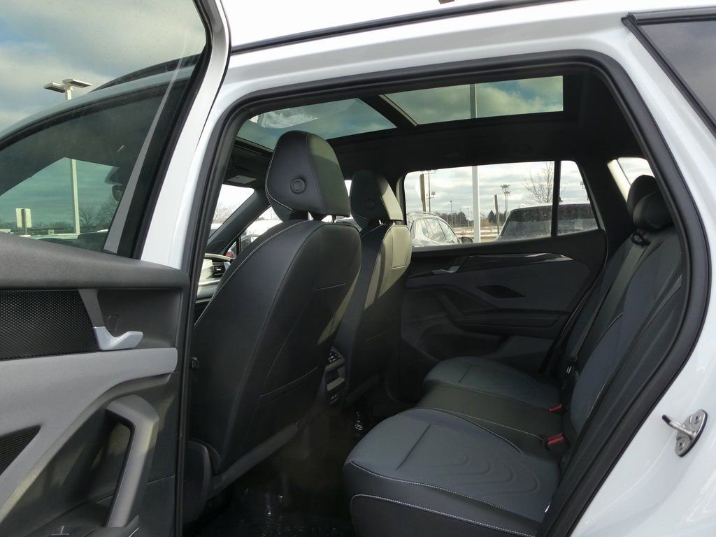 New 2026 Volkswagen Tiguan SE R-Line AWD/4WD image 23