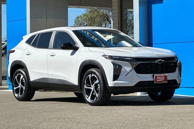 New 2026 Chevrolet Trax RS w/ Sunroof Package image 2