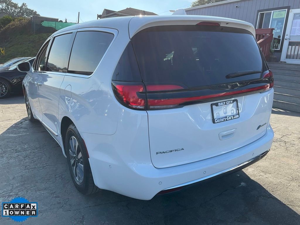 Used 2022 Chrysler Pacifica Limited w/ Uconnect Theater Family Group image 90
