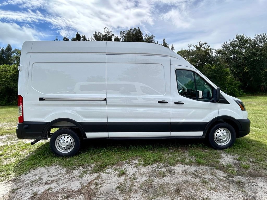 New 2026 Ford Transit 250 148 High Roof AWD w/ Load Area Protection Package image 4