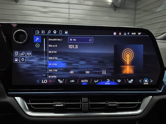 Used 2025 Chevrolet Equinox EV LT w/ Convenience Package FWD image 24