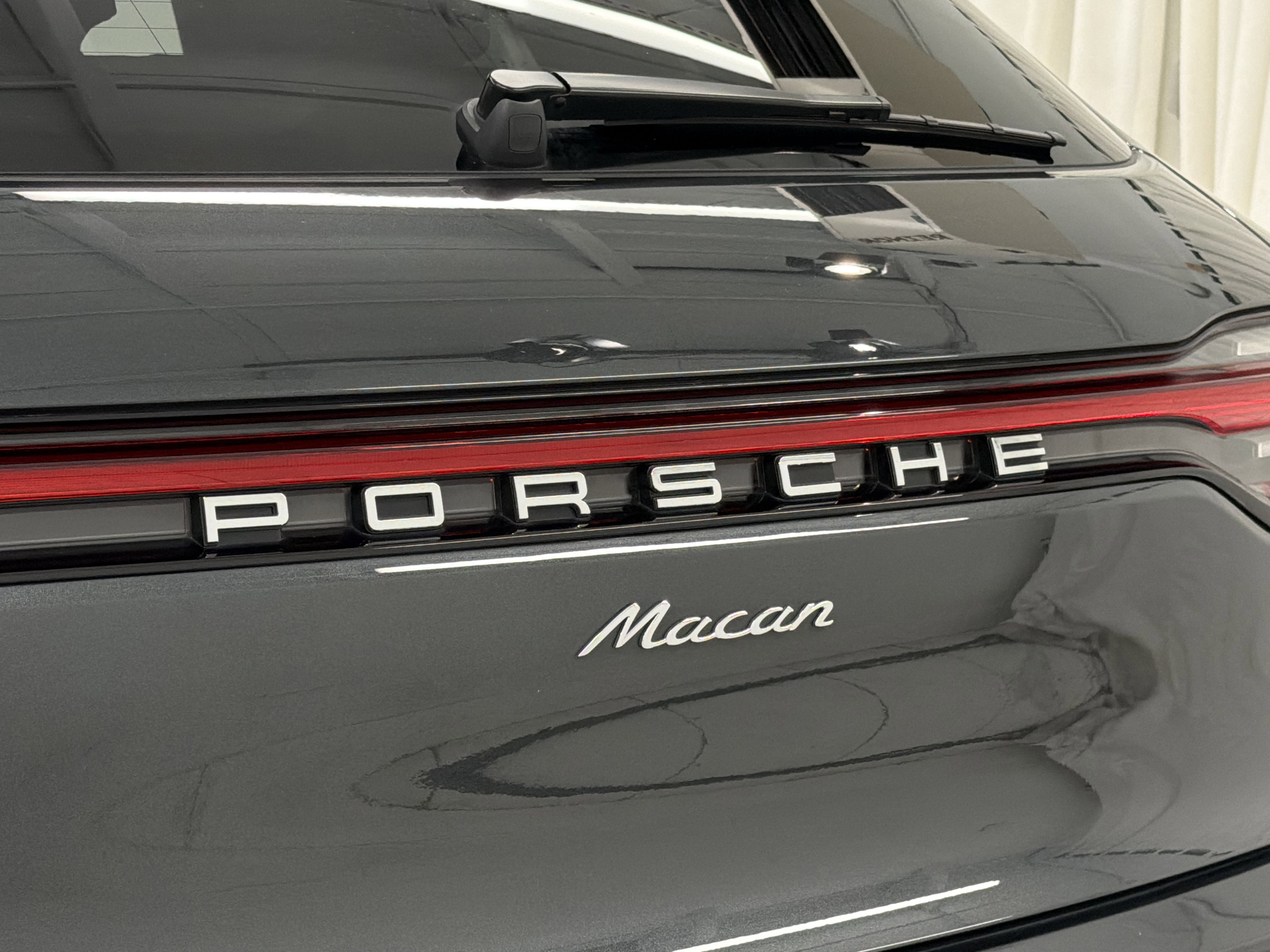 Certified 2025 Porsche Macan image 64