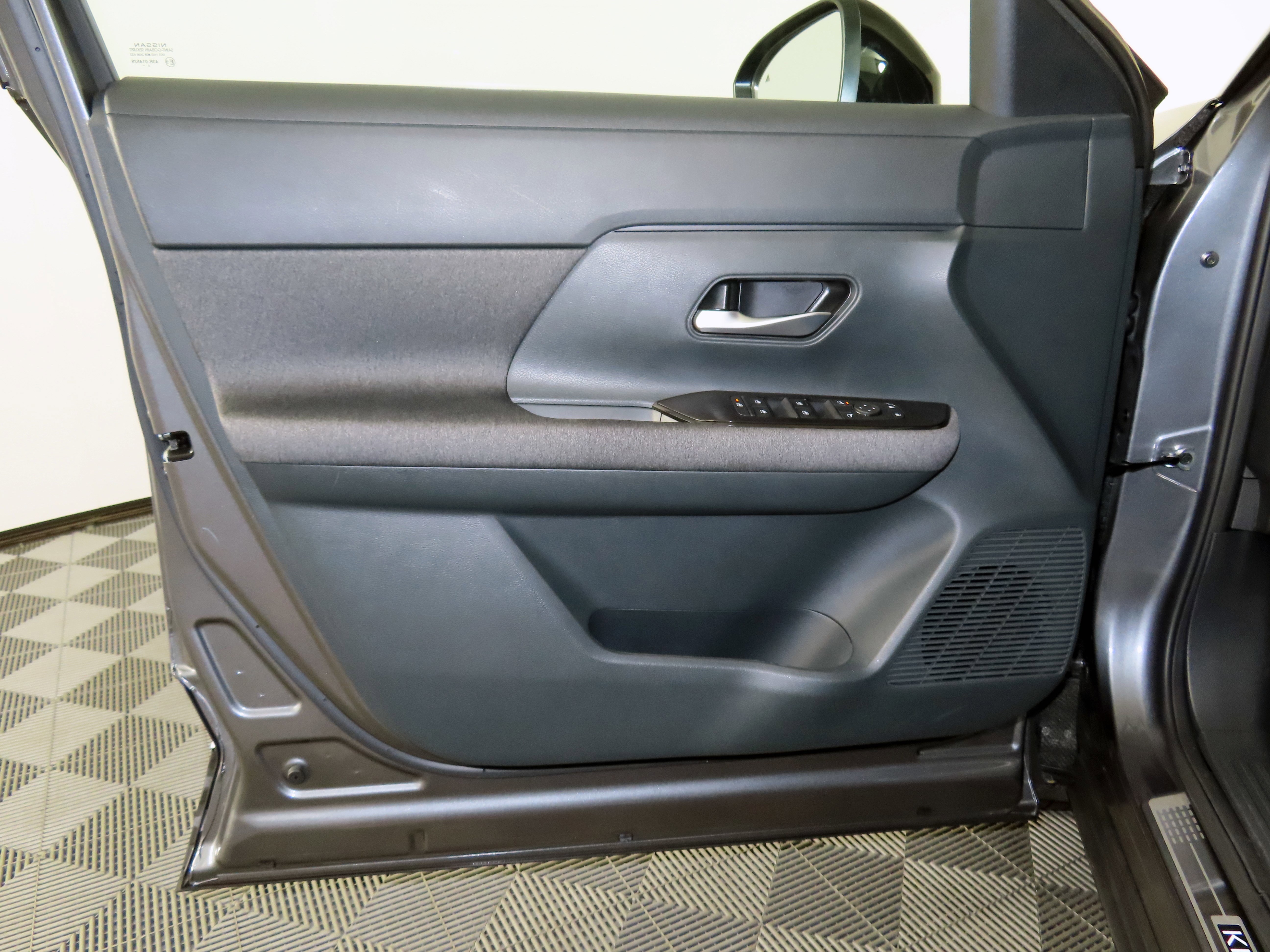 Certified 2025 Nissan Kicks SV w/ Illumination Package image 44