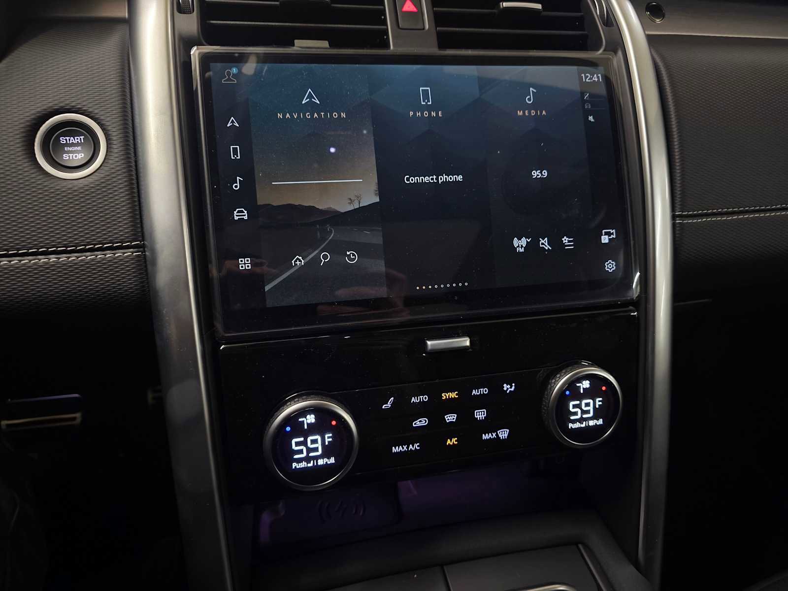 New 2026 Land Rover Discovery Limited Edition AWD/4WD image 25