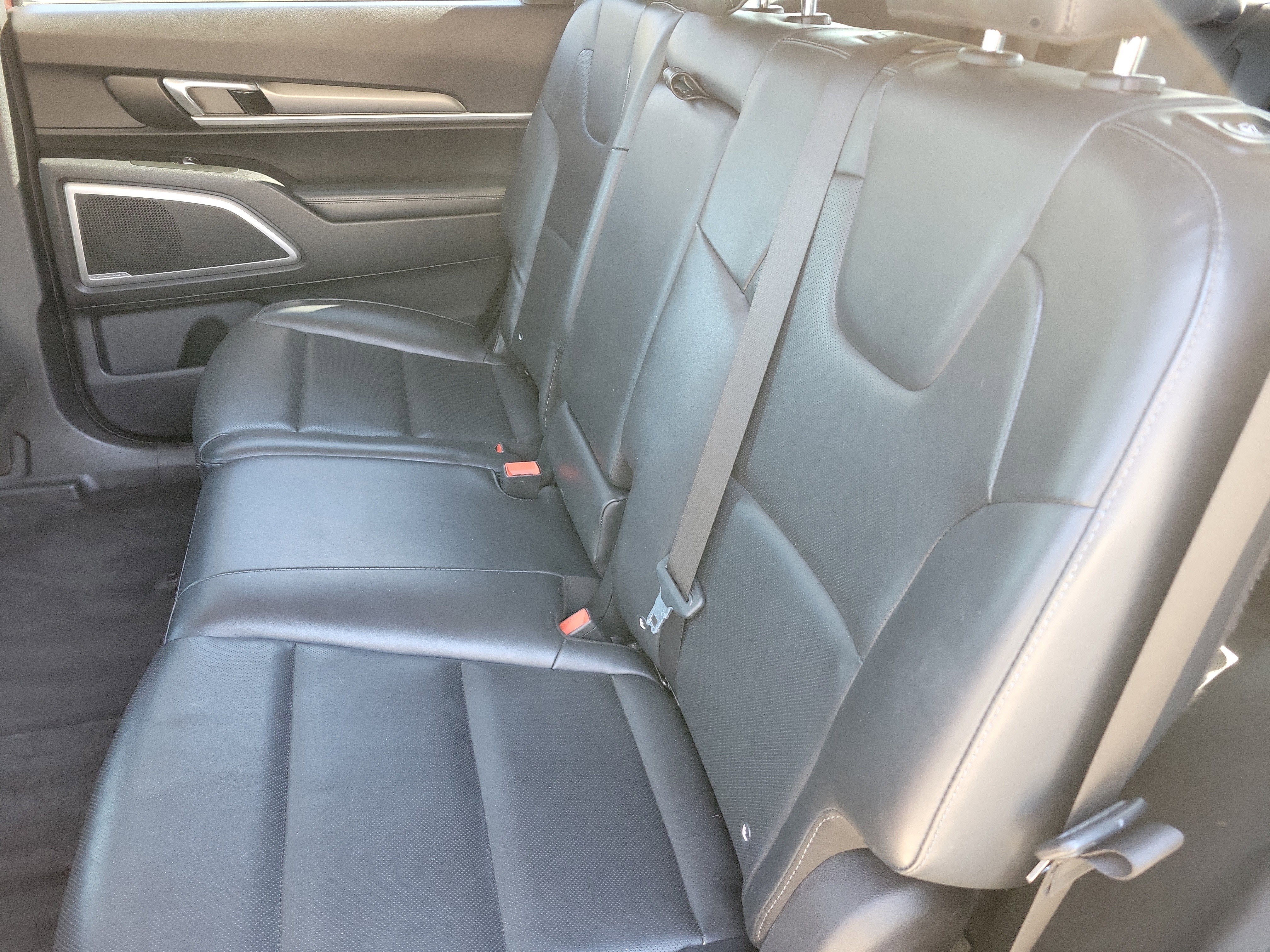Used 2020 Kia Telluride S w/ S 8 Passenger Seating Package image 7