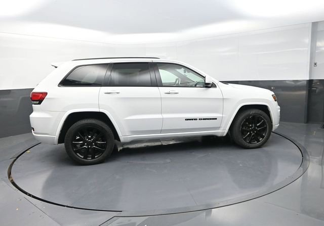 Used 2018 Jeep Grand Cherokee Altitude image 9