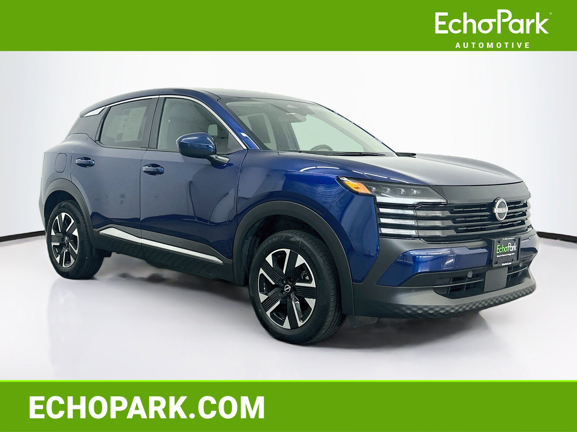 Used 2025 Nissan Kicks SV AWD/4WD image 1