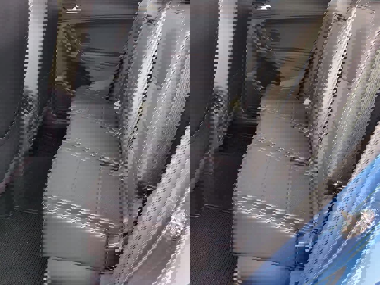 Used 2019 Volkswagen Tiguan SE w/ Panoramic Sunroof Package image 19