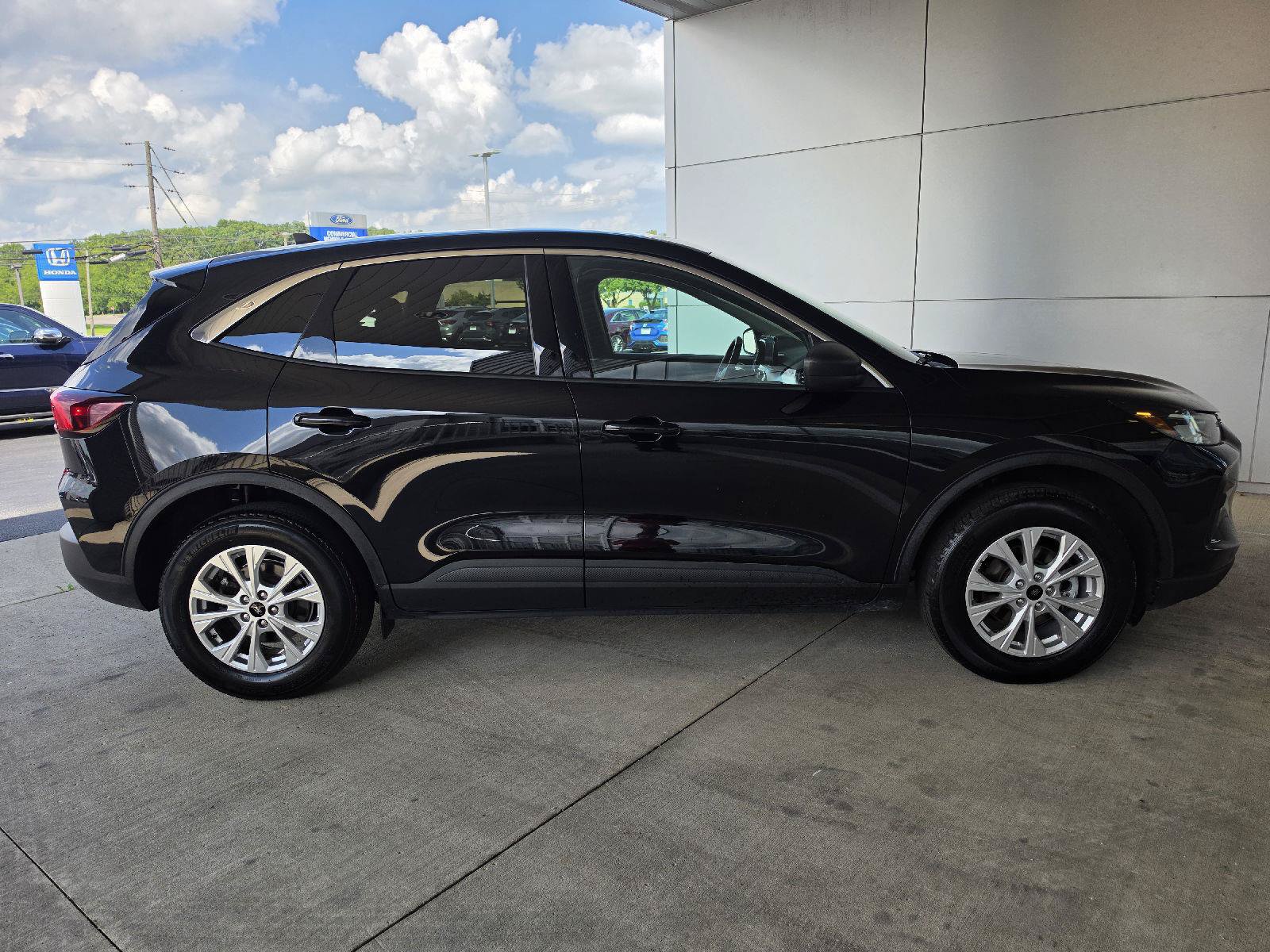 Used 2024 Ford Escape Active AWD/4WD image 5