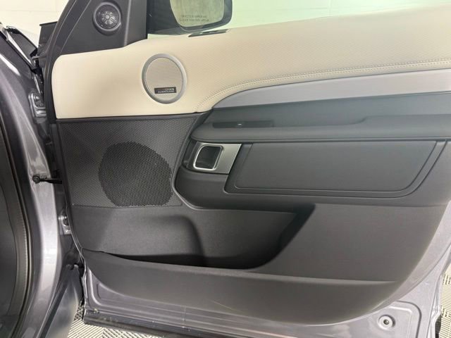 New 2026 Land Rover Discovery Limited Edition image 38