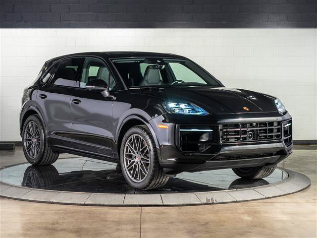 Used 2025 Porsche Cayenne AWD/4WD image 7