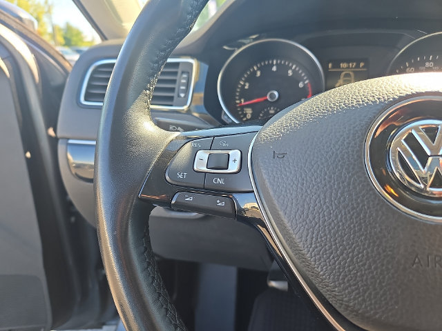 Used 2016 Volkswagen Jetta SEL w/ Lighting Package FWD image 22