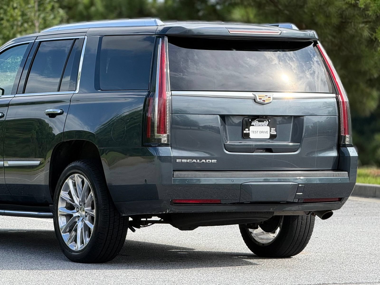 Used 2019 Cadillac Escalade Luxury AWD/4WD image 48