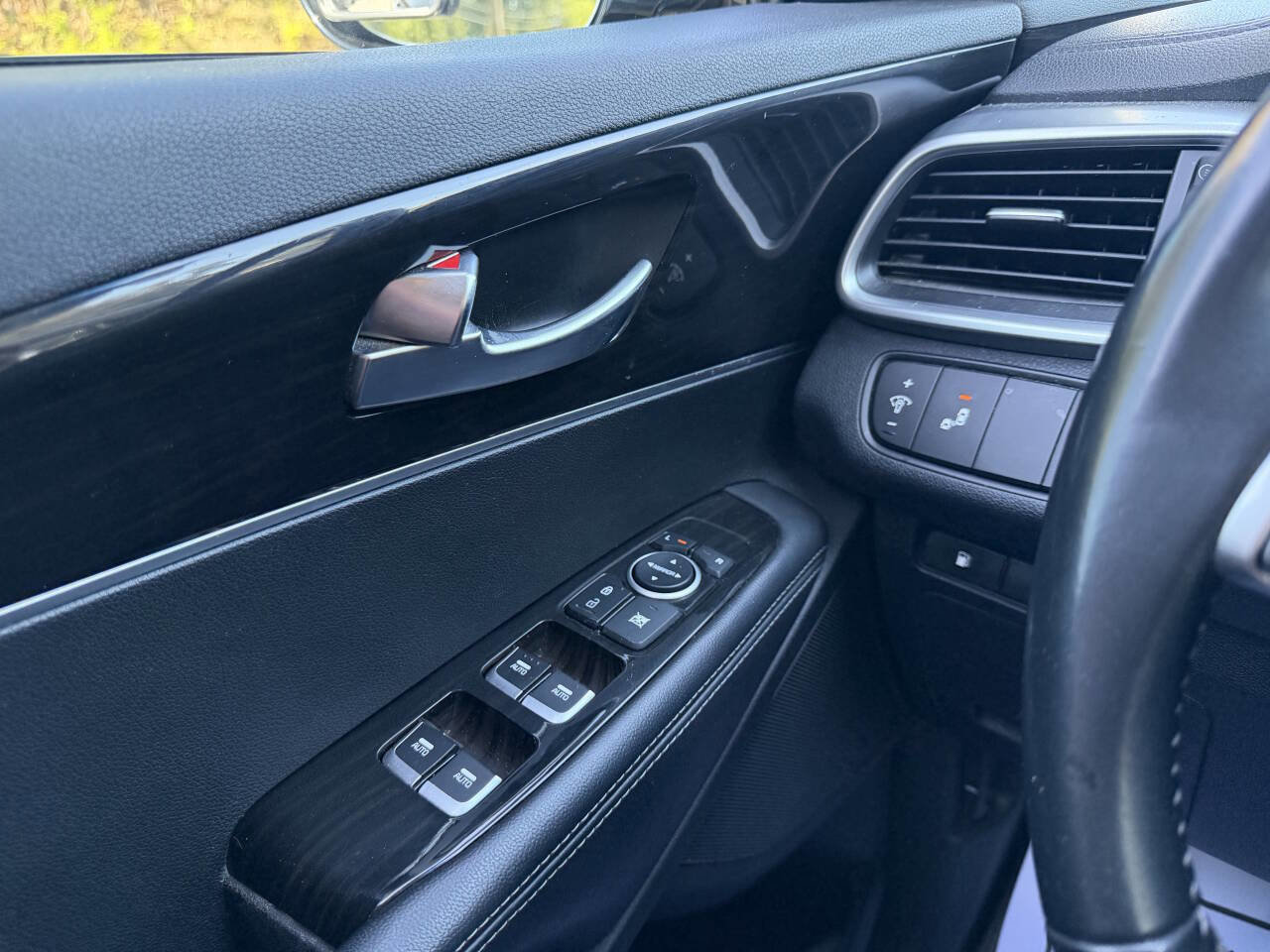 Used 2019 Kia Sorento FWD w/ Option Group 020 image 17